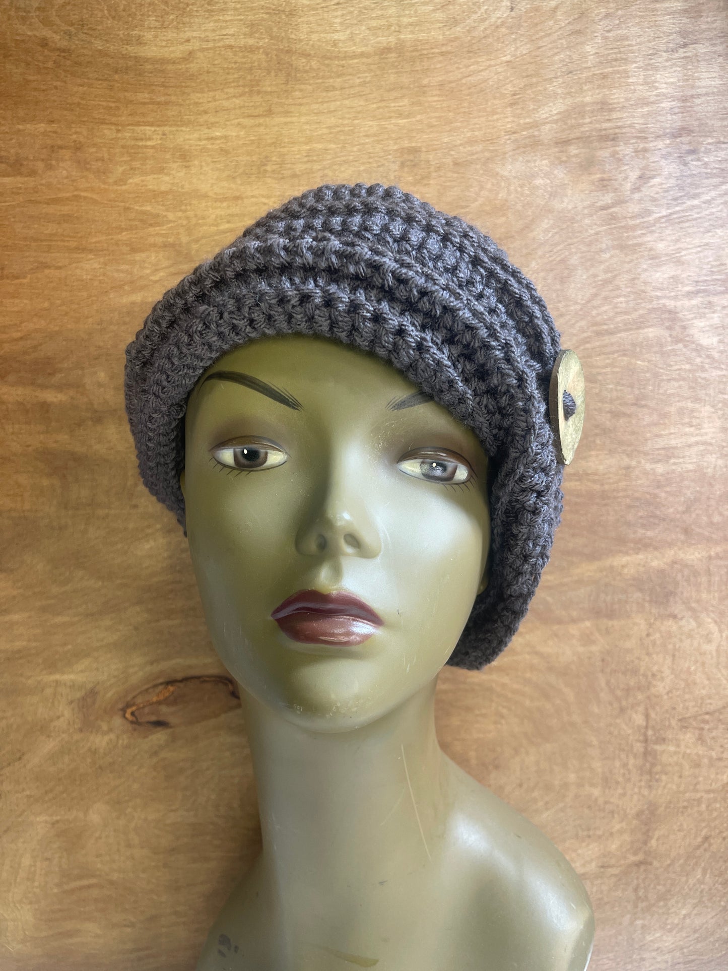 Beanie w/cocnut button