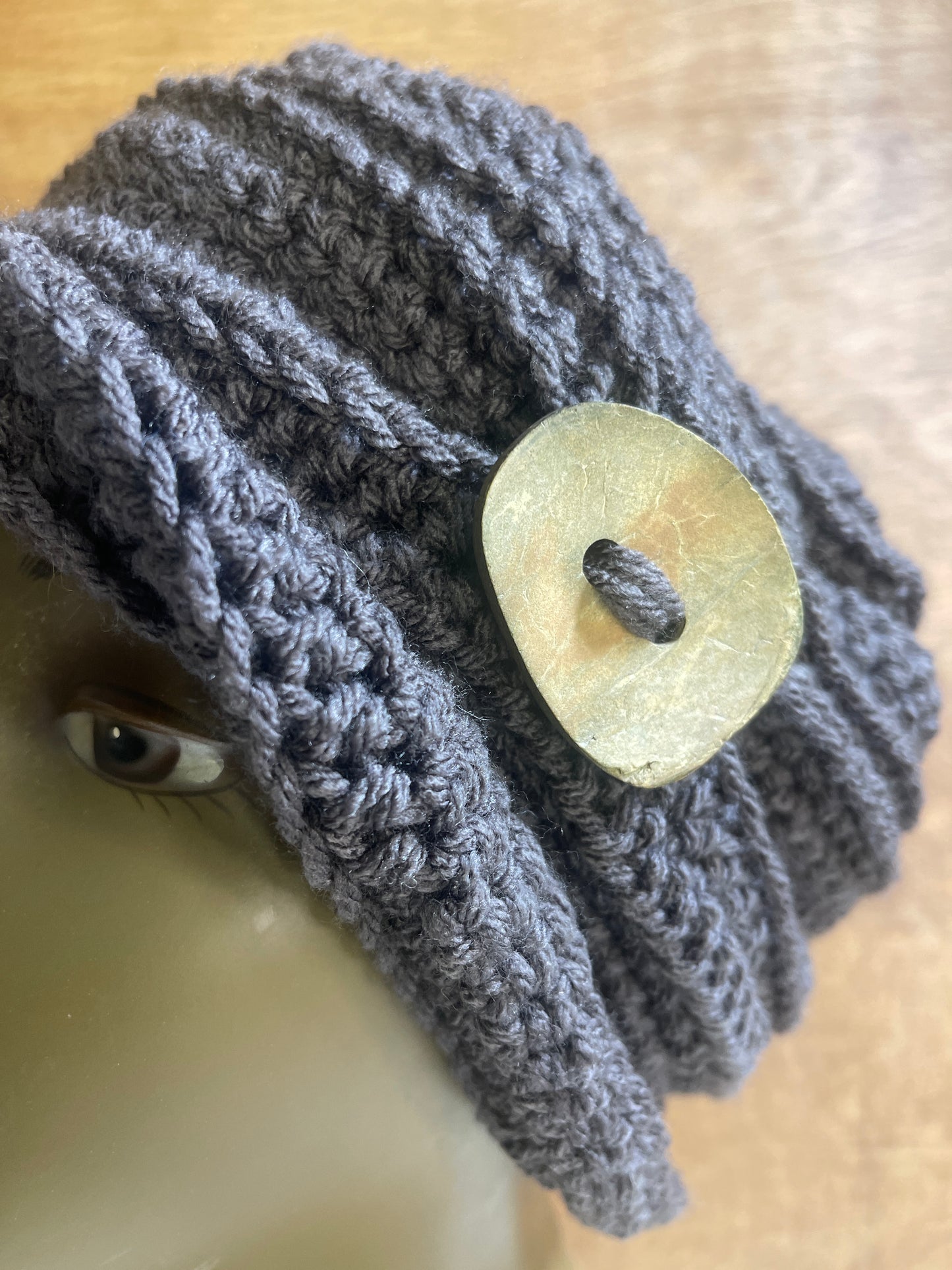 Beanie w/cocnut button