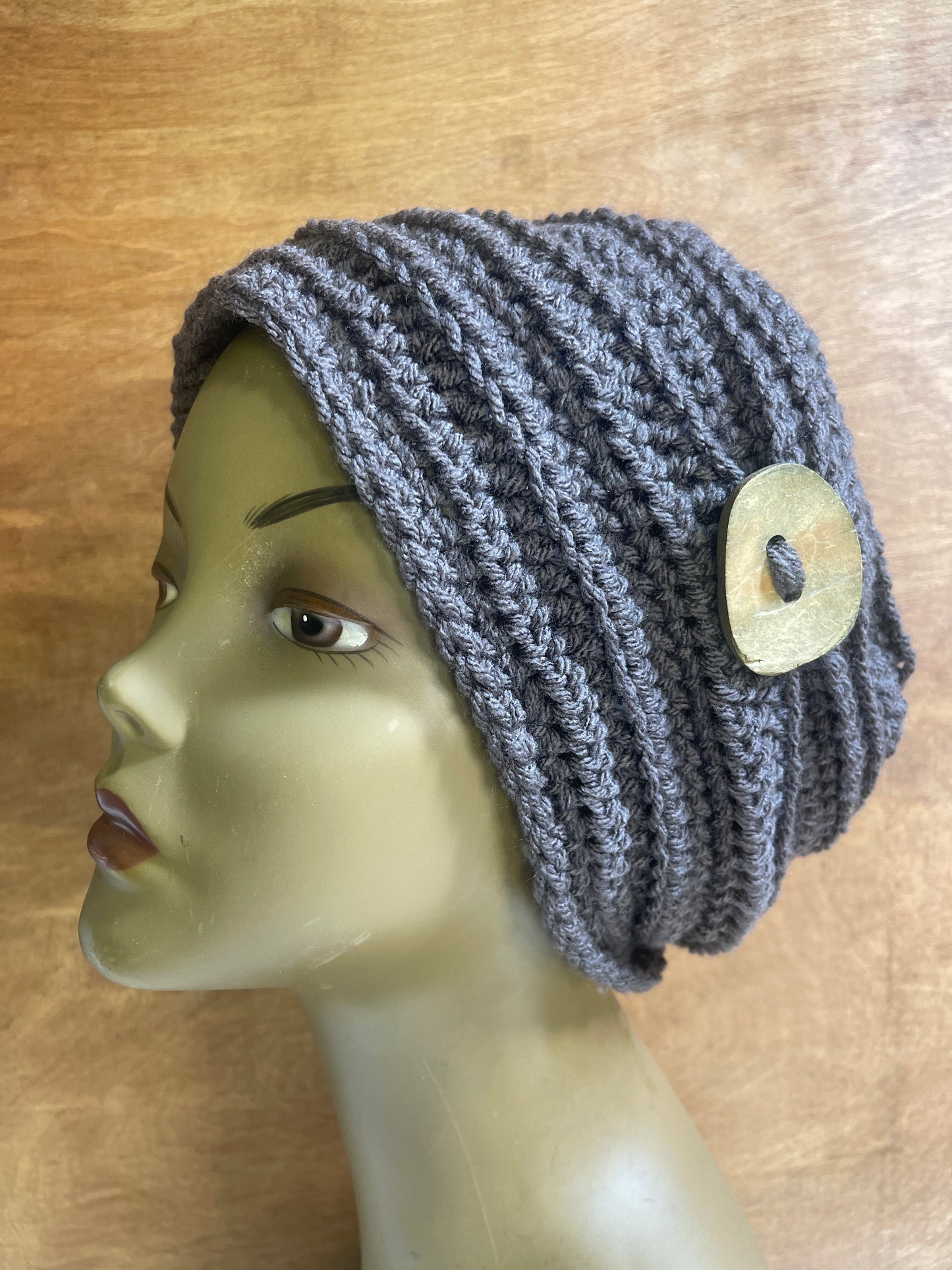 Beanie w/cocnut button