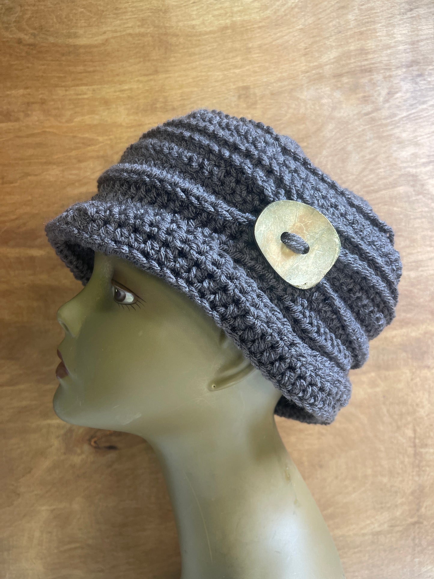 Beanie w/cocnut button