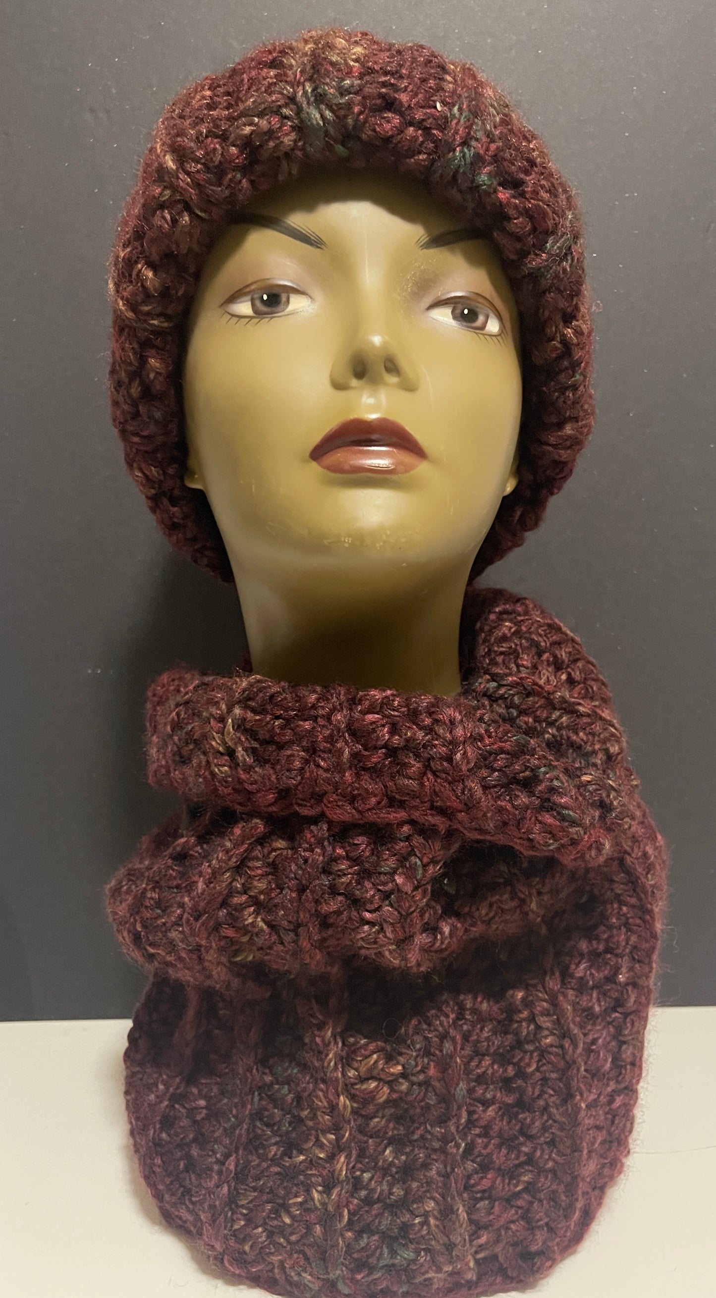 Clariot Chunky Hat/ Chunky Neck Wrap Set