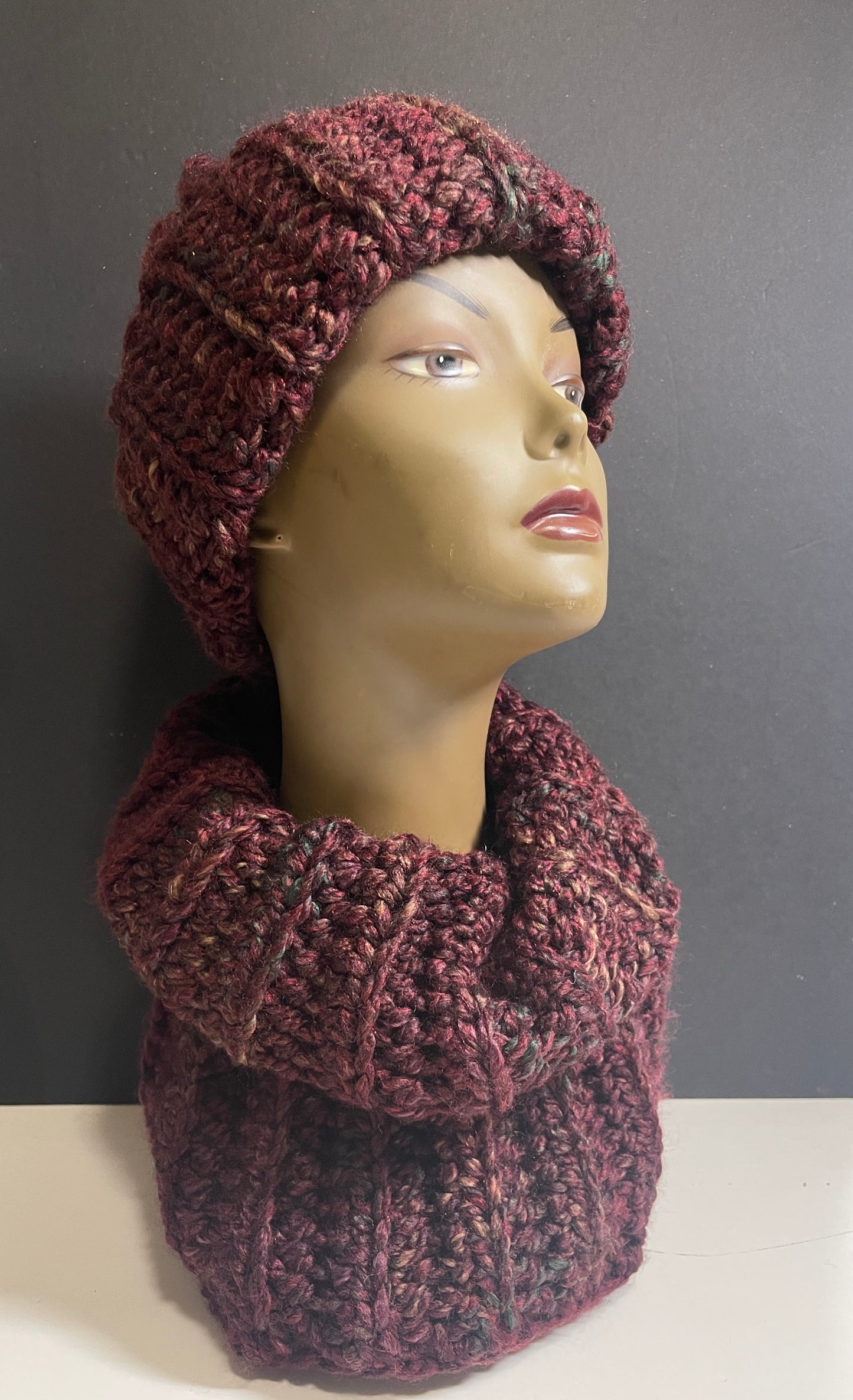 Clariot Chunky Hat/ Chunky Neck Wrap Set