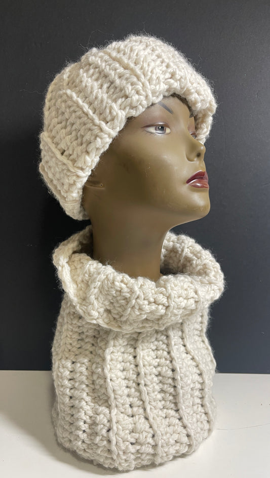 Cream hat/Neck Wrap set