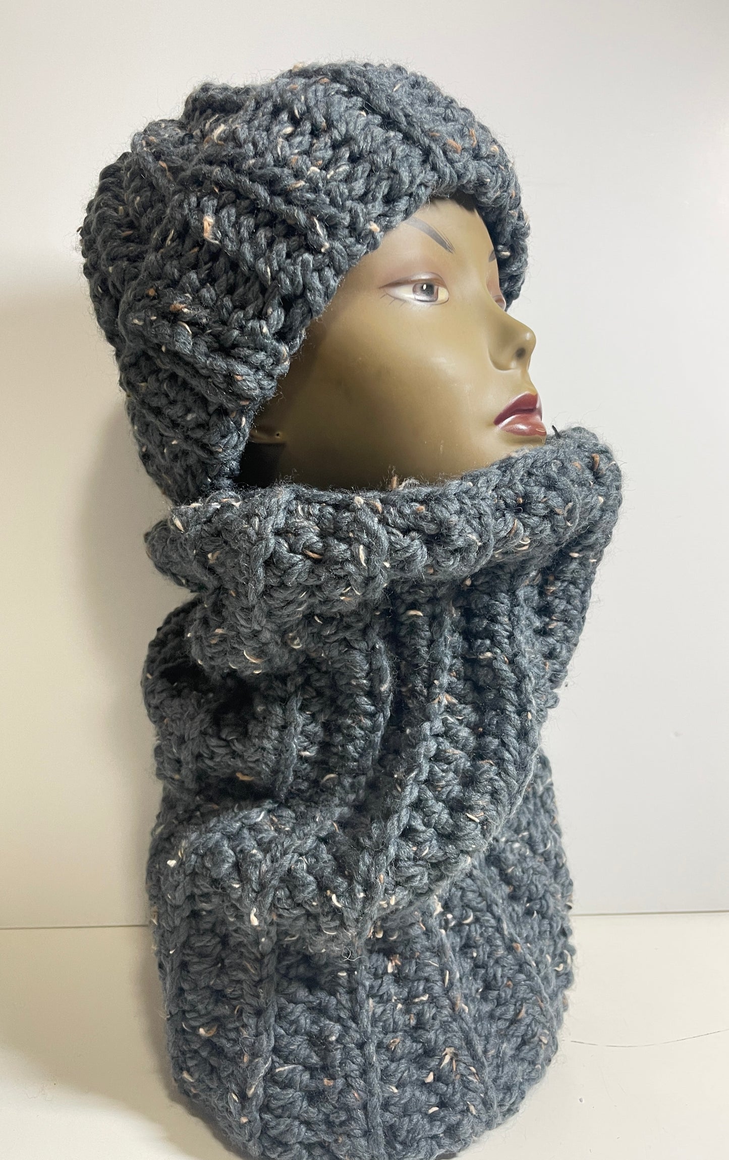 Grey hat/Neck Wrap set
